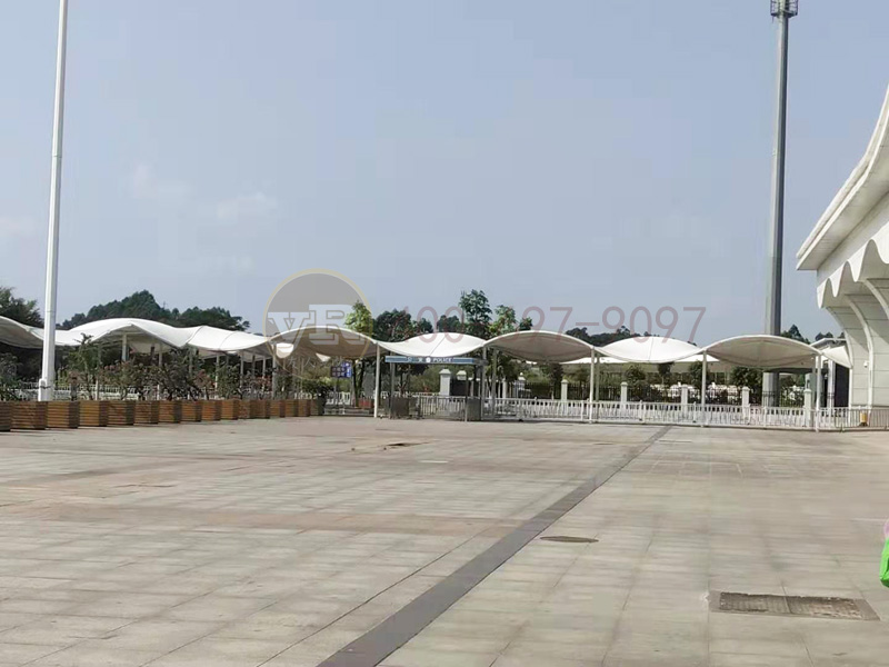 贺友人承接清华大学附属中学膜结构走廊遮阳棚工程