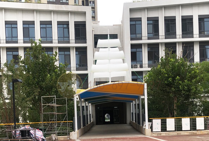 北京学校膜结构走廊遮阳棚工程完工了